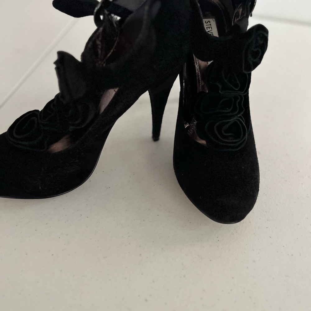 Steve Madden suede shoes size 7